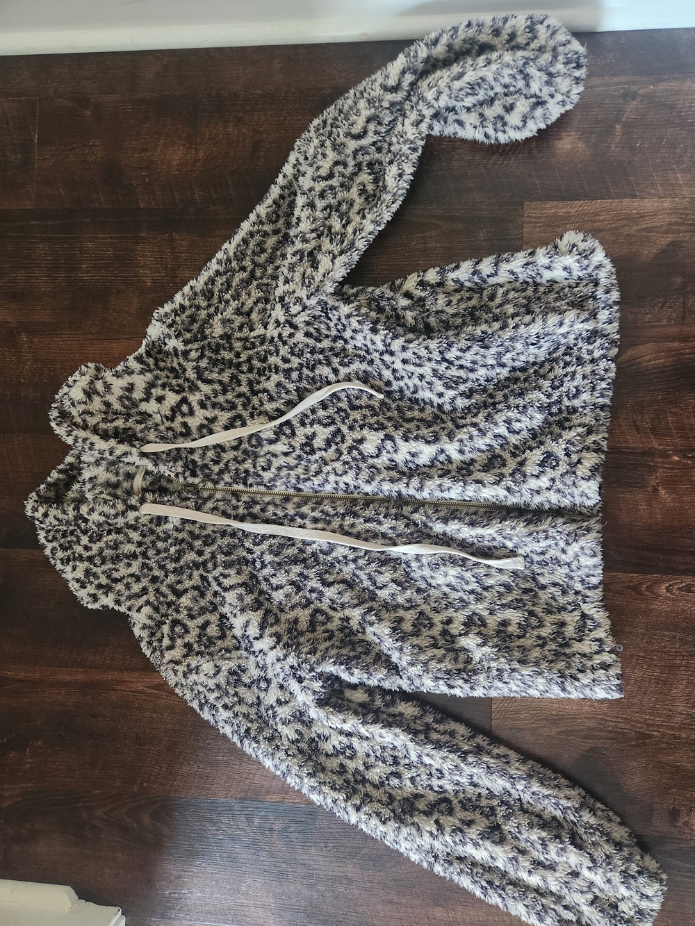 Bobeau Cozy Faux-Fur Leopard Print Zip Hoodie - Black & Cream